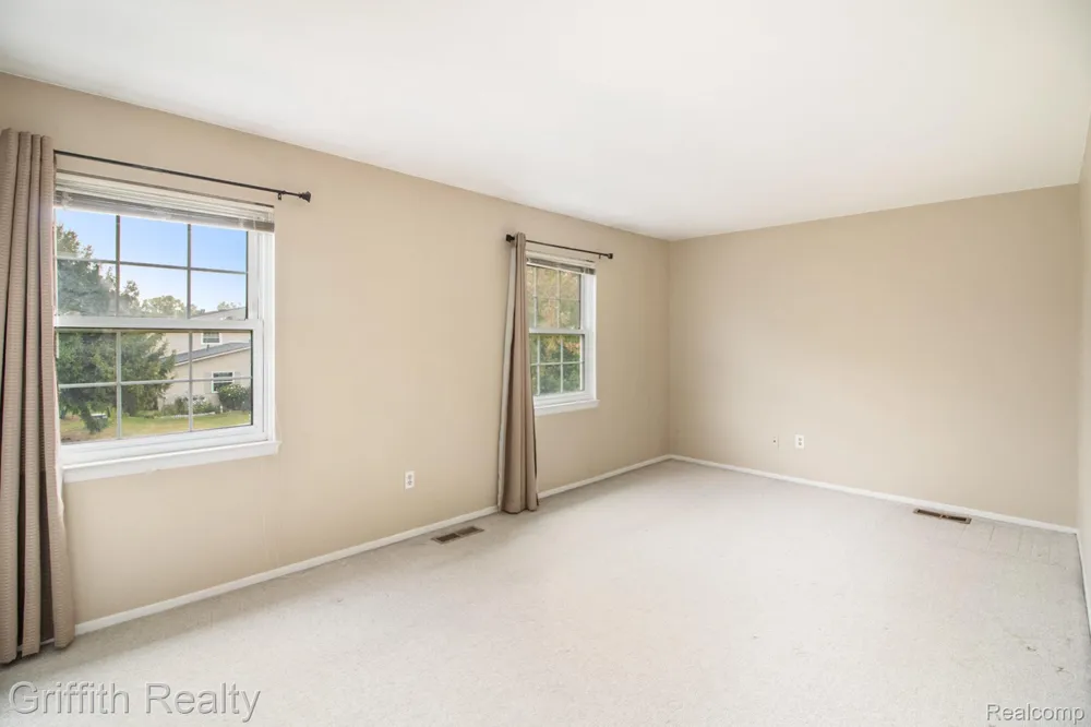 229 Lake Village Drive Walled Lake City, MI 48390