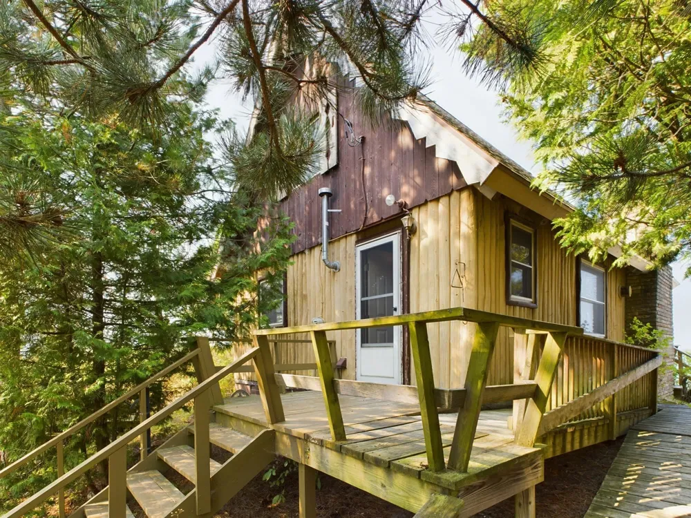 14619 Cathead Bay Drive Leelanau Township, MI 49670