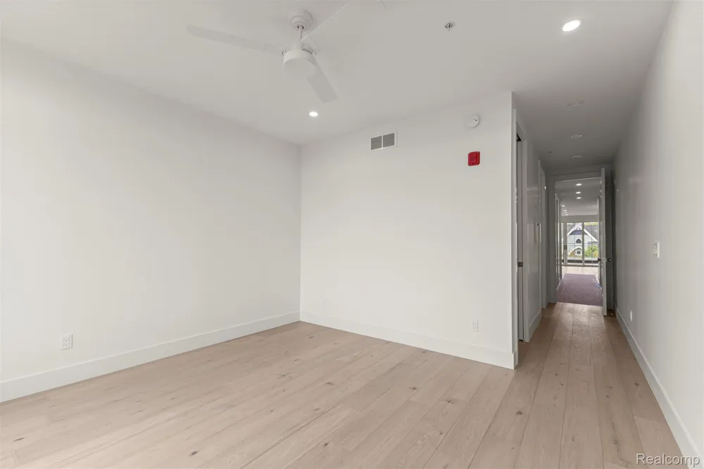 156 Center Unit 303 Northville City, MI 48167