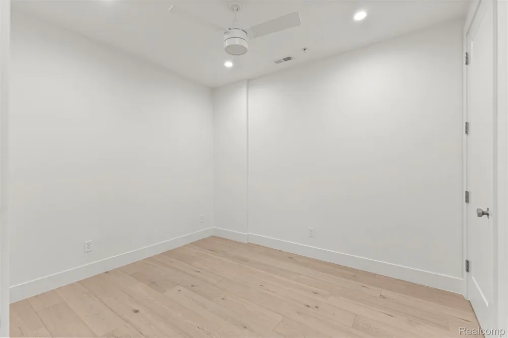 156 Center Unit 303 Northville City, MI 48167
