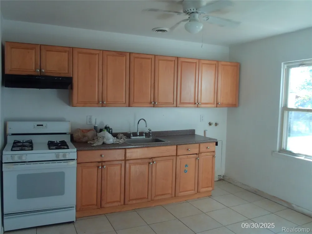 26751 BELANGER STREET Roseville City, MI 48066