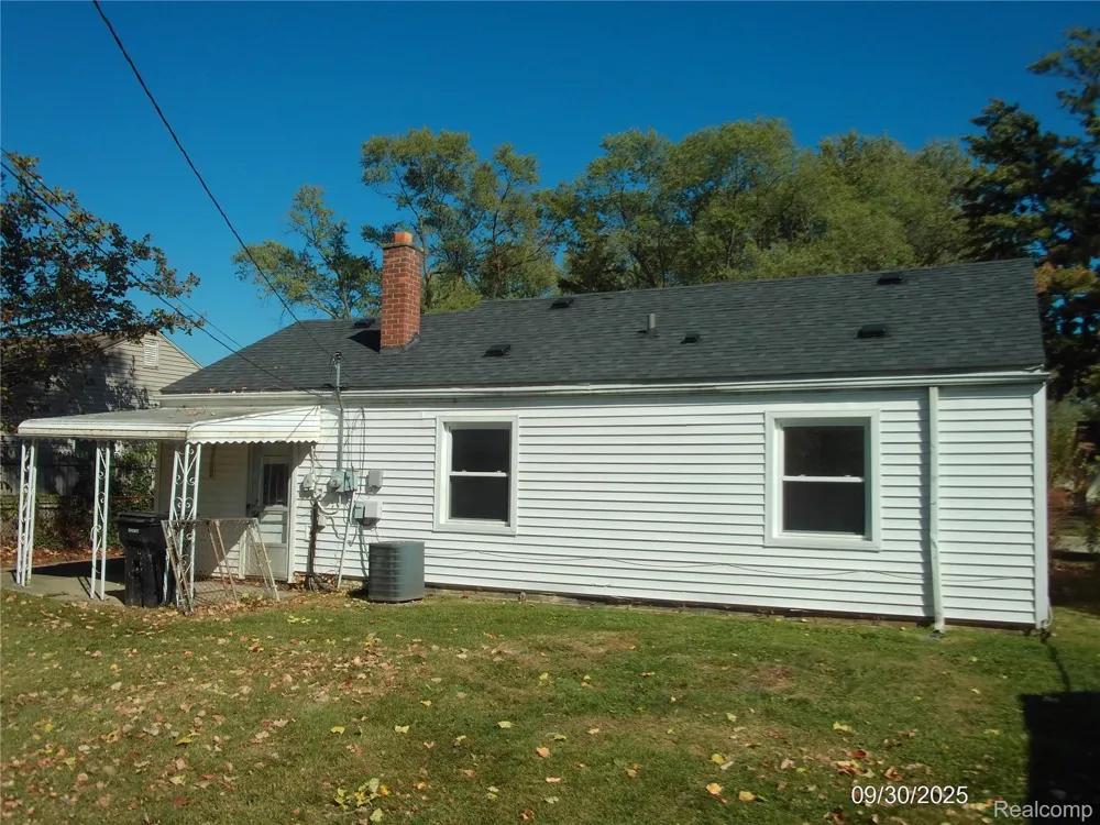 26751 BELANGER STREET Roseville City, MI 48066