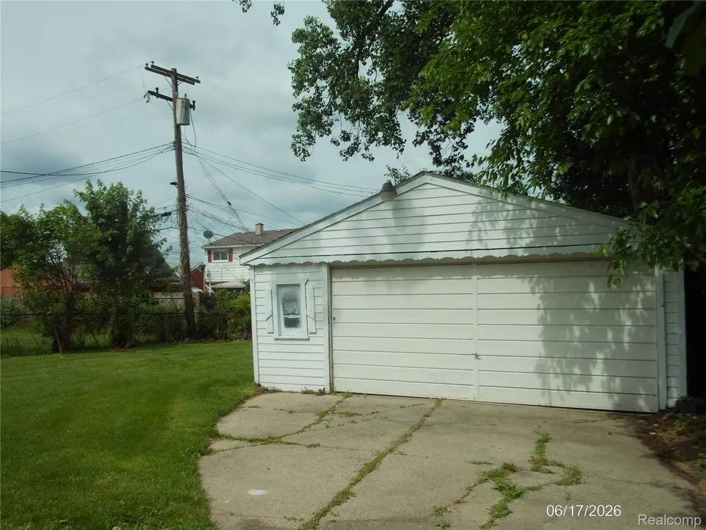 26751 BELANGER STREET Roseville City, MI 48066