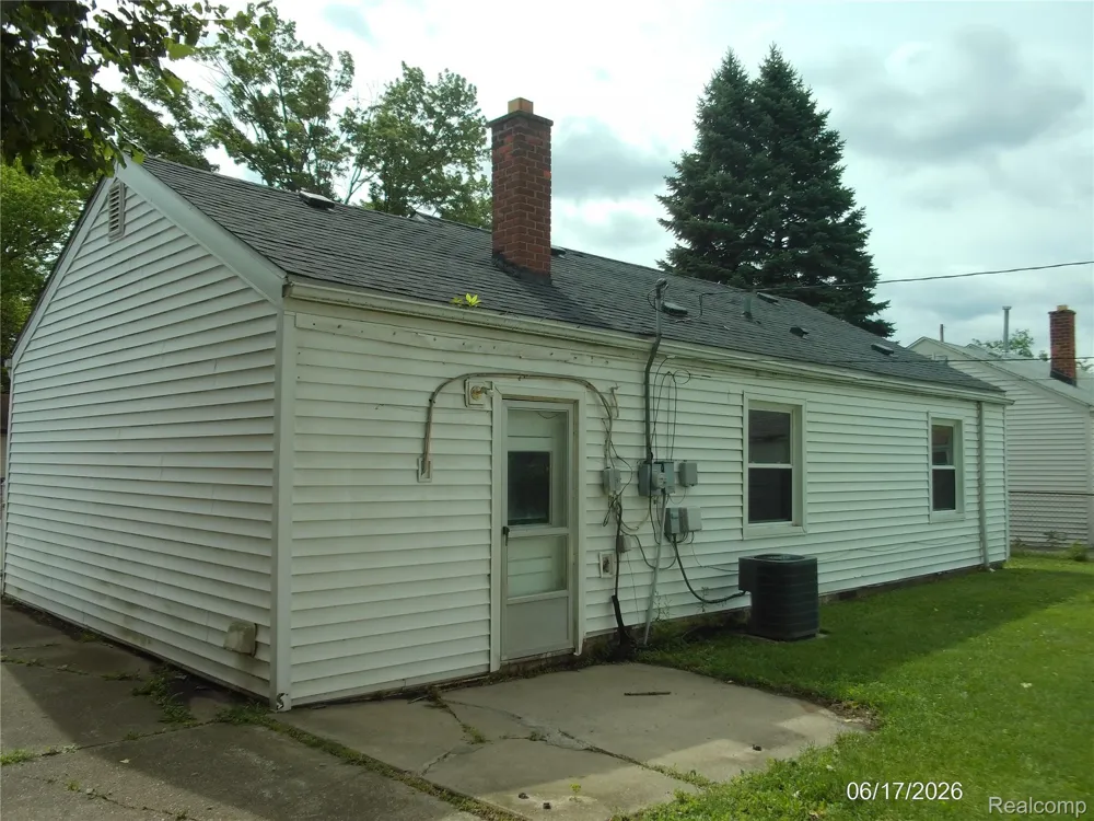 26751 BELANGER STREET Roseville City, MI 48066