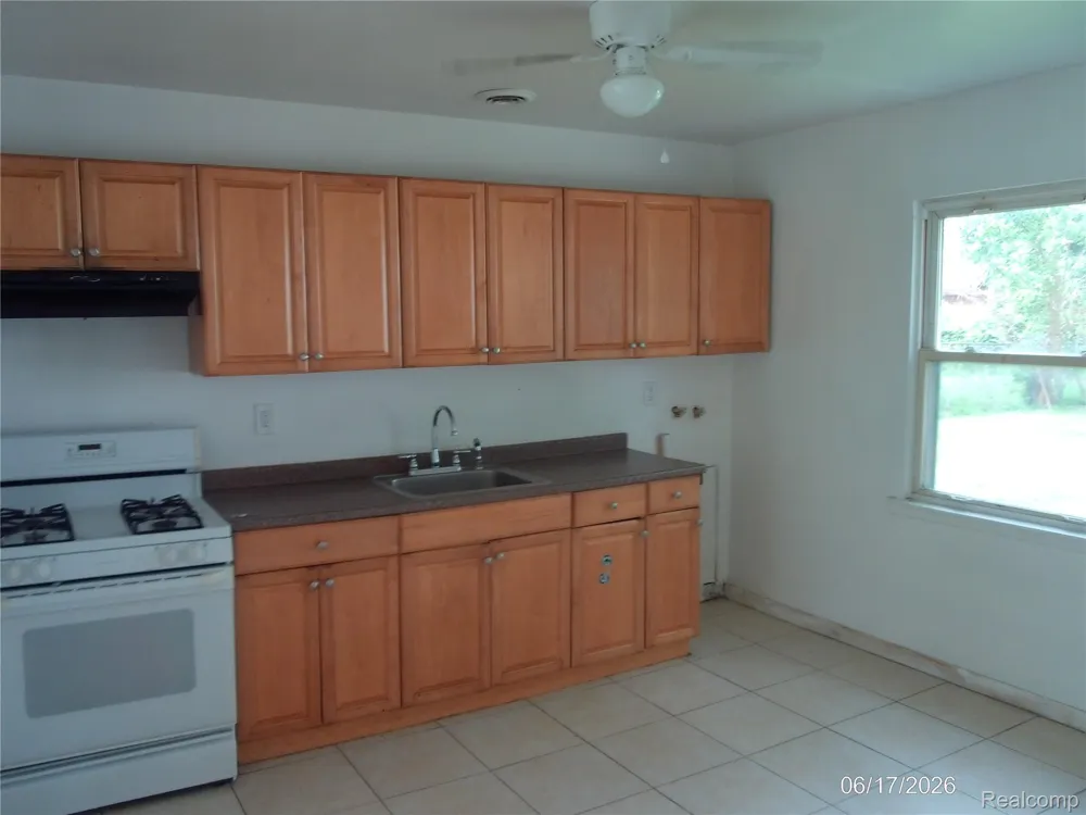 26751 BELANGER STREET Roseville City, MI 48066