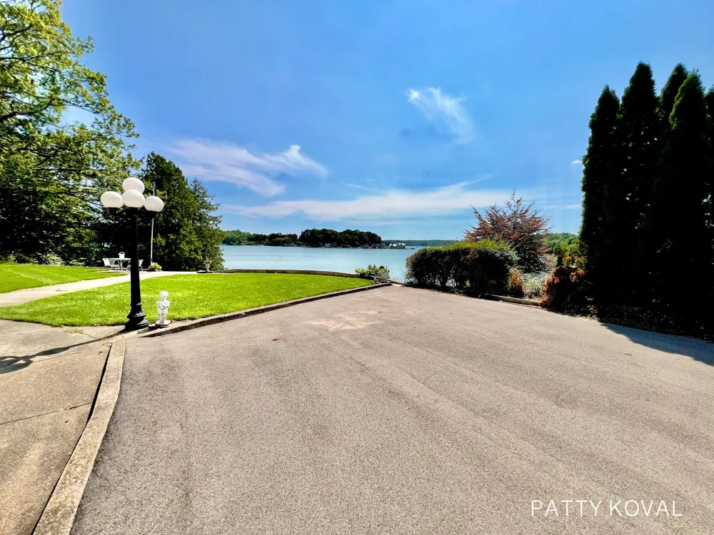 446 Bayview Court Leighton Township, MI 49316