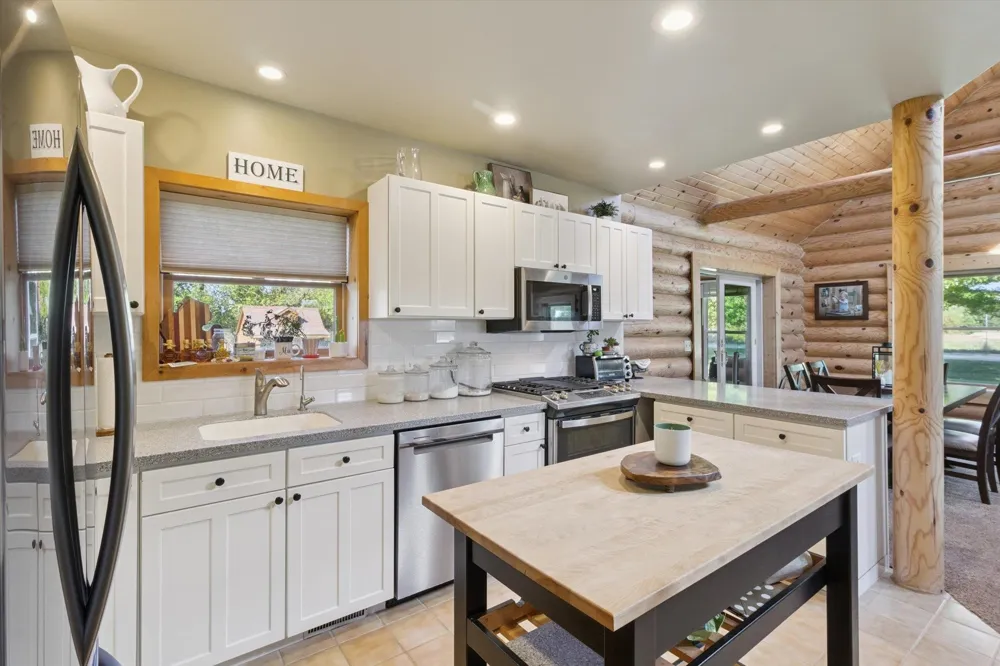 1510 Luce Court Alma City, MI 48801