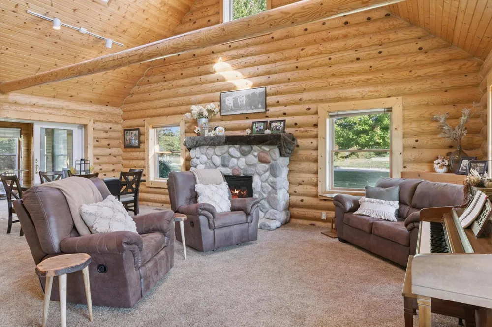 1510 Luce Court Alma City, MI 48801