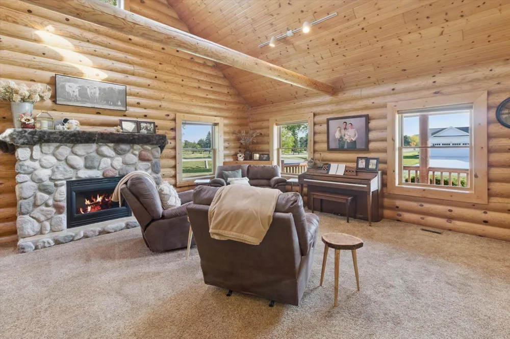 1510 Luce Court Alma City, MI 48801