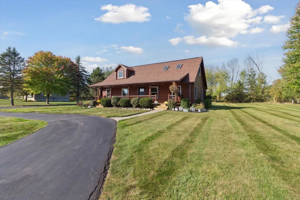 1510 Luce Court Alma City, MI 48801