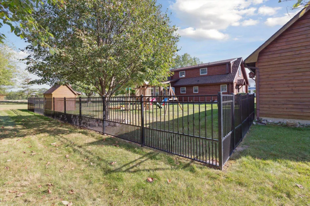1510 Luce Court Alma City, MI 48801