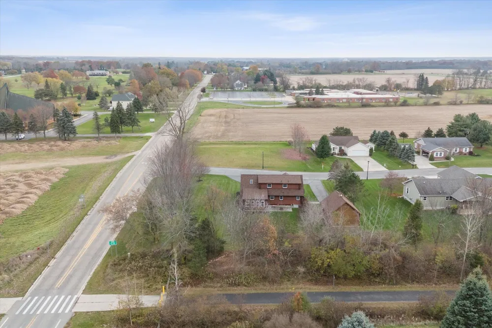 1510 Luce Court Alma City, MI 48801