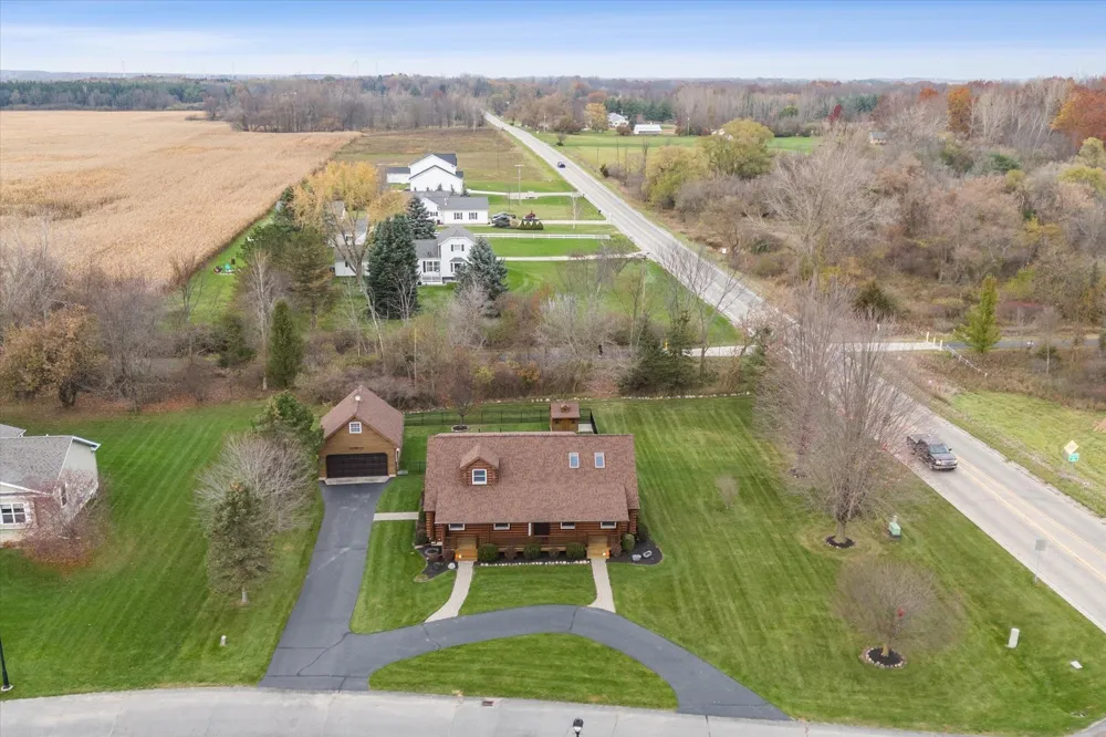 1510 Luce Court Alma City, MI 48801