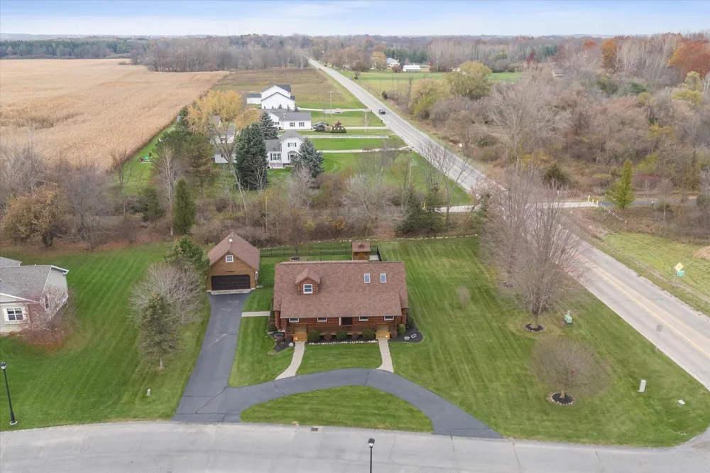 1510 Luce Court Alma City, MI 48801