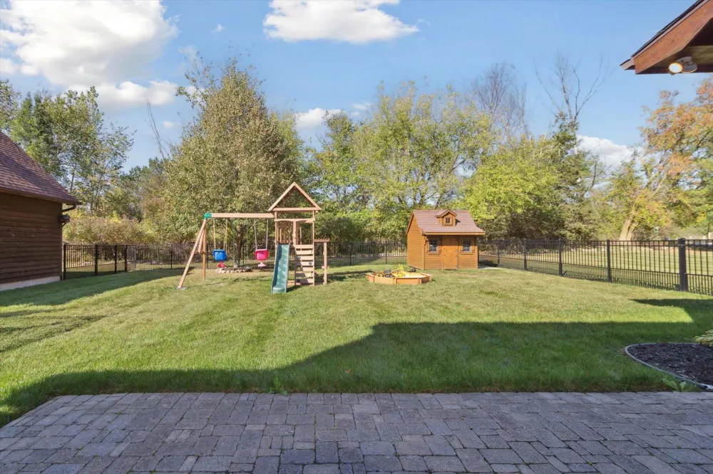 1510 Luce Court Alma City, MI 48801