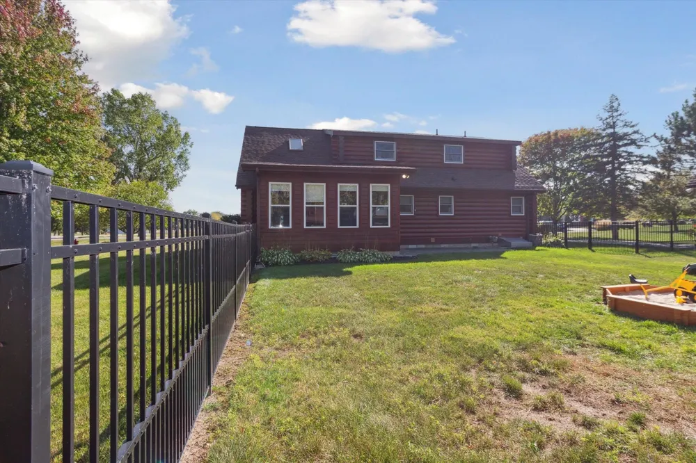 1510 Luce Court Alma City, MI 48801