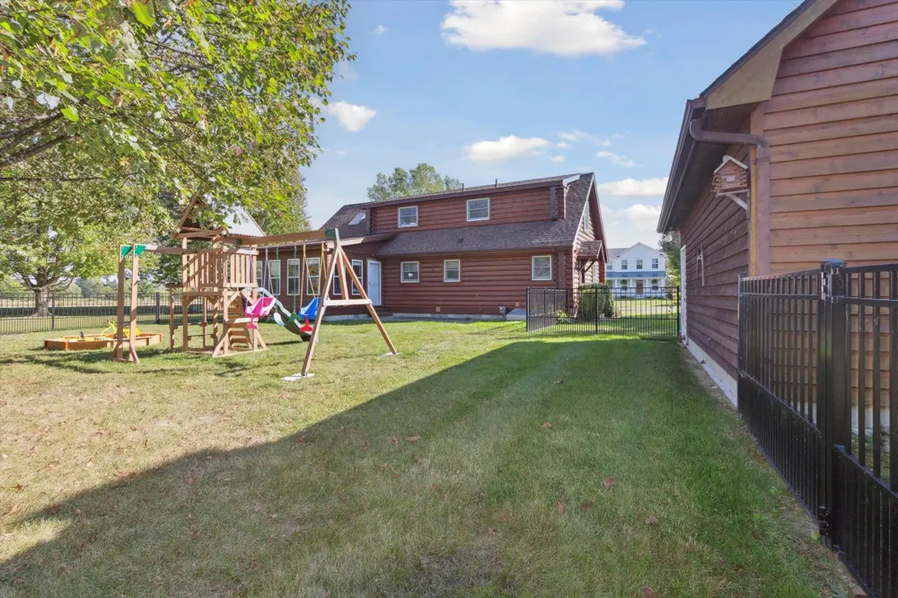 1510 Luce Court Alma City, MI 48801