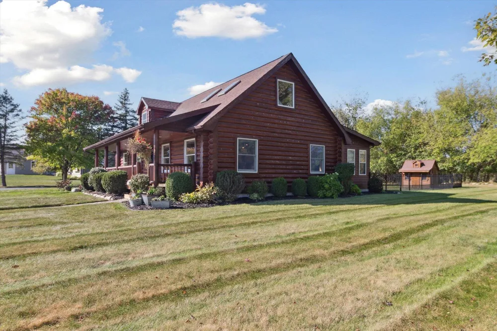 1510 Luce Court Alma City, MI 48801