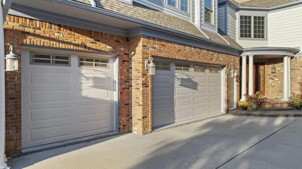 38128 Lakeshore Drive Harrison Charter Township, MI 48045
