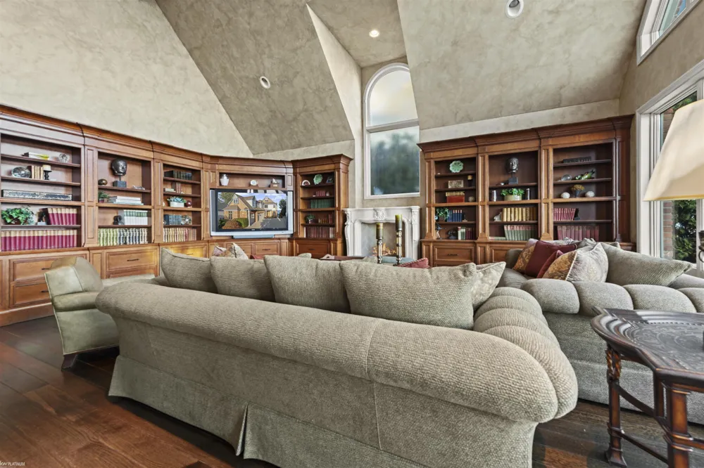38128 Lakeshore Drive Harrison Charter Township, MI 48045