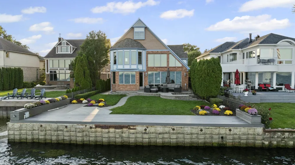 38128 Lakeshore Drive Harrison Charter Township, MI 48045