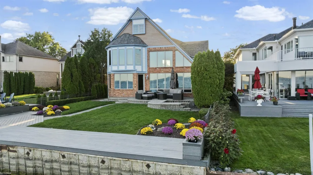 38128 Lakeshore Drive Harrison Charter Township, MI 48045