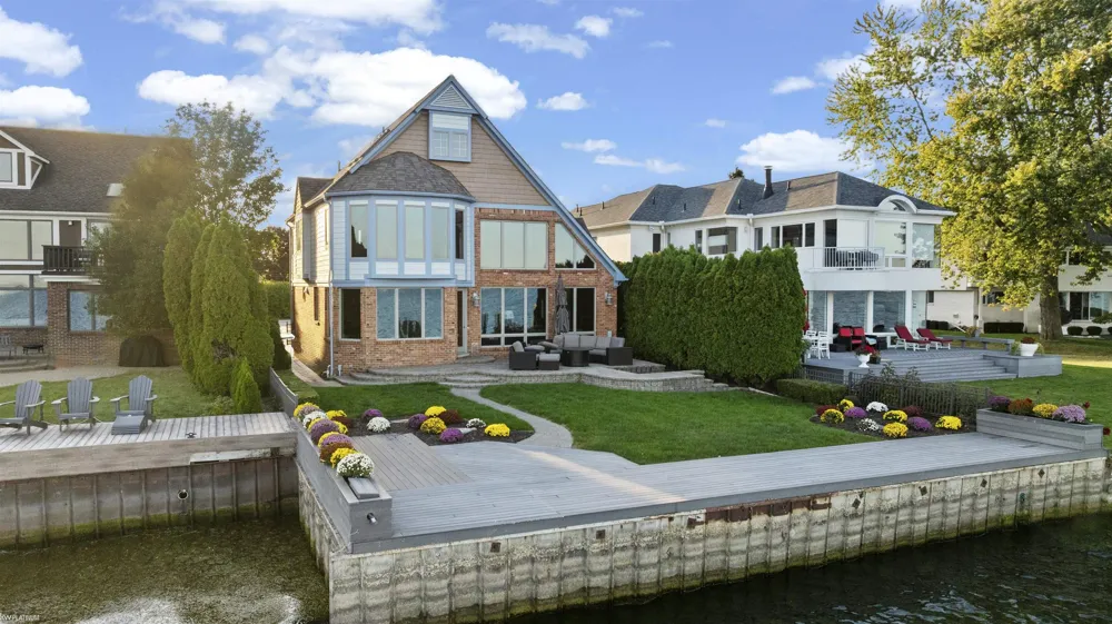 38128 Lakeshore Drive Harrison Charter Township, MI 48045