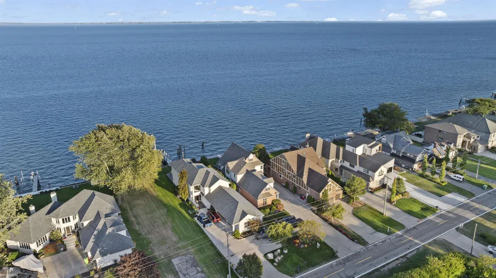 38128 Lakeshore Drive Harrison Charter Township, MI 48045