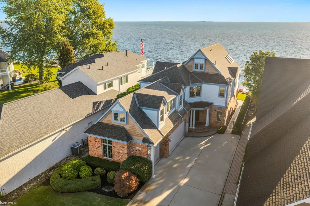 38128 Lakeshore Drive Harrison Charter Township, MI 48045