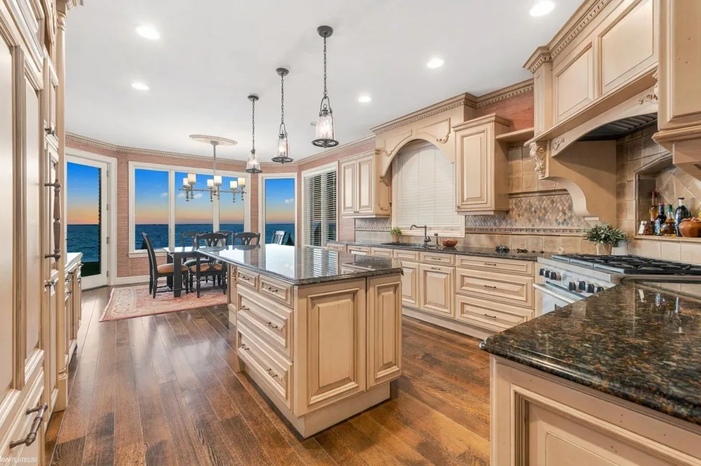 38128 Lakeshore Drive Harrison Charter Township, MI 48045