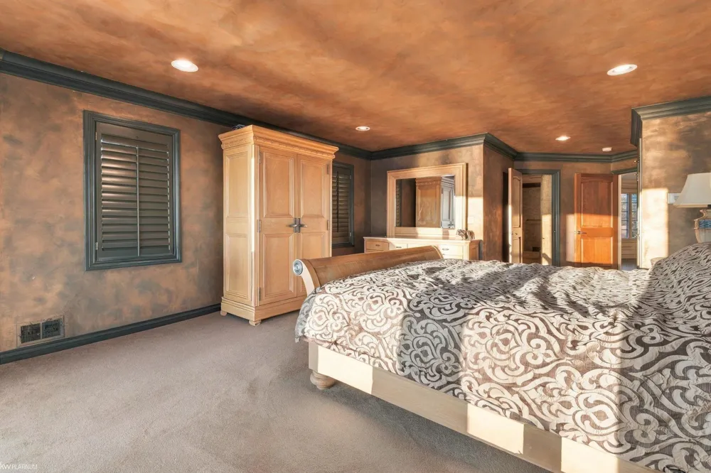 38128 Lakeshore Drive Harrison Charter Township, MI 48045
