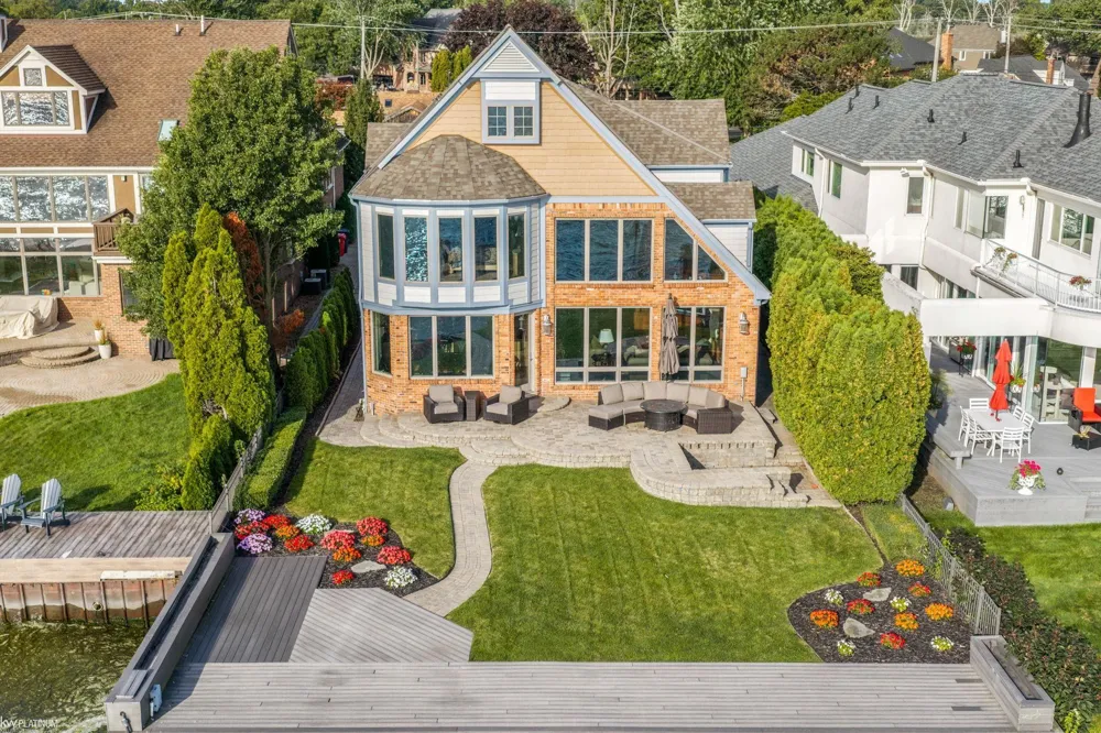 38128 Lakeshore Drive Harrison Charter Township, MI 48045