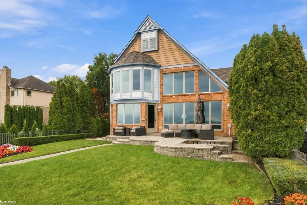 38128 Lakeshore Drive Harrison Charter Township, MI 48045