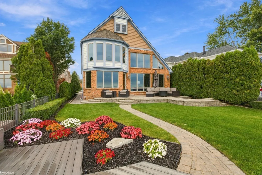 38128 Lakeshore Drive Harrison Charter Township, MI 48045