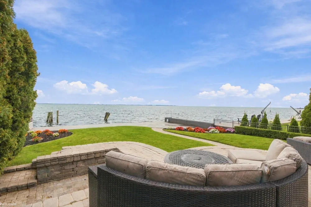 38128 Lakeshore Drive Harrison Charter Township, MI 48045