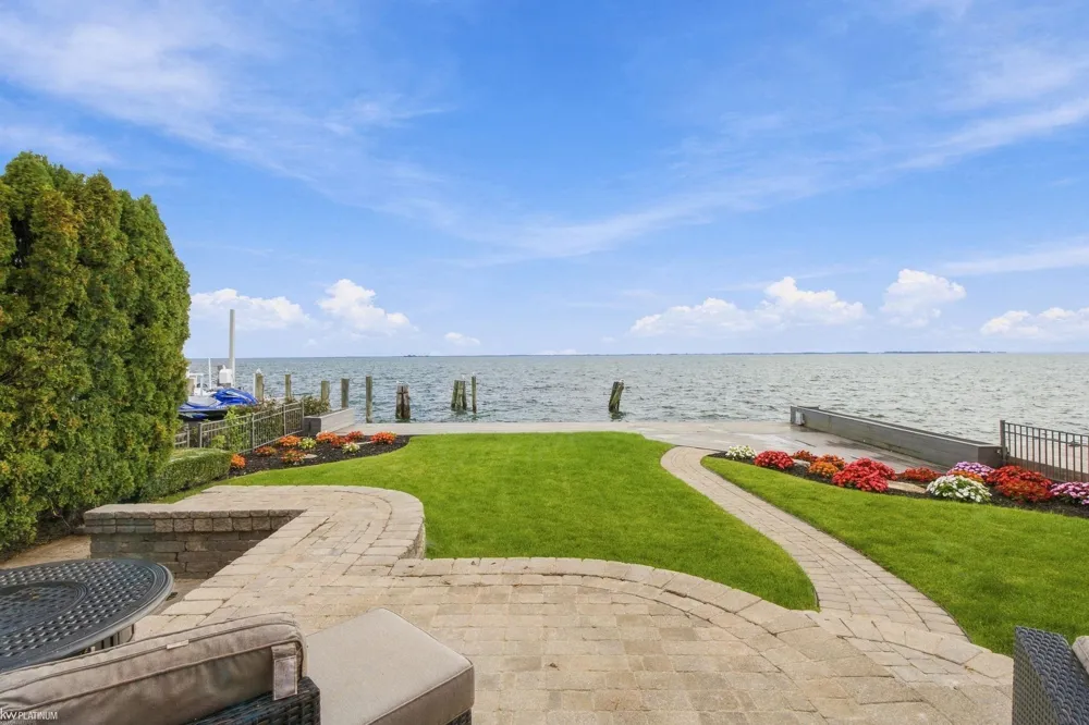 38128 Lakeshore Drive Harrison Charter Township, MI 48045