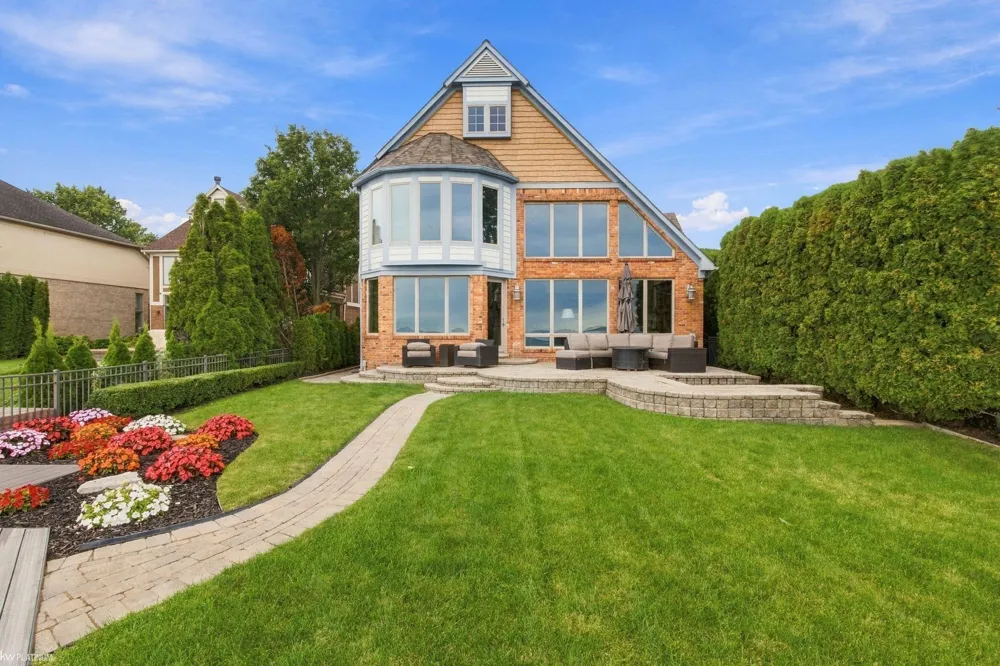 38128 Lakeshore Drive Harrison Charter Township, MI 48045