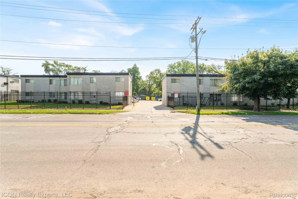 18400 Lahser Road Detroit City, MI 48219