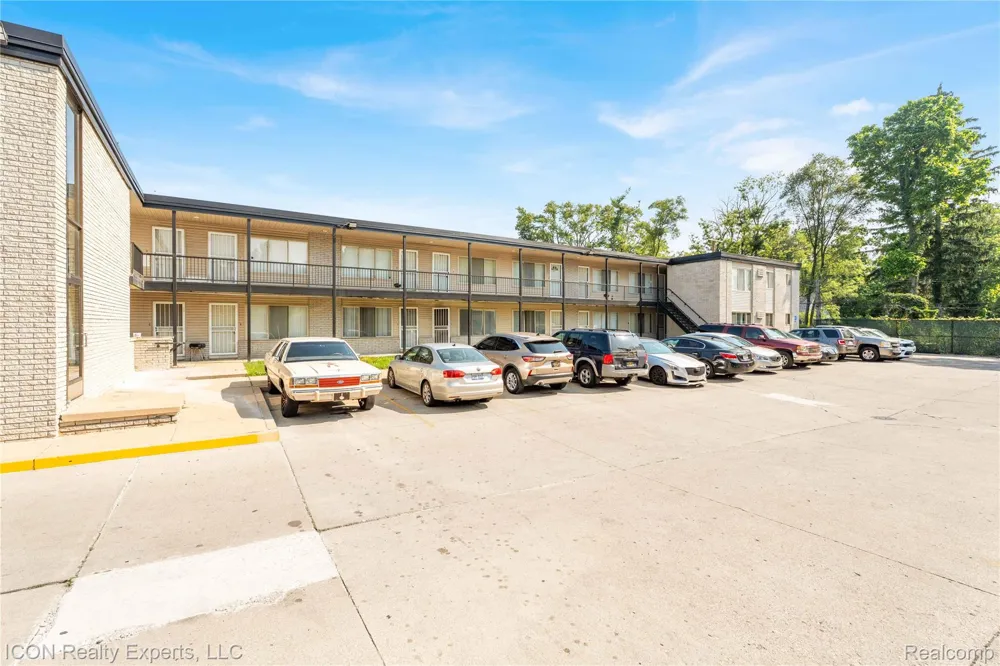 18400 Lahser Road Detroit City, MI 48219
