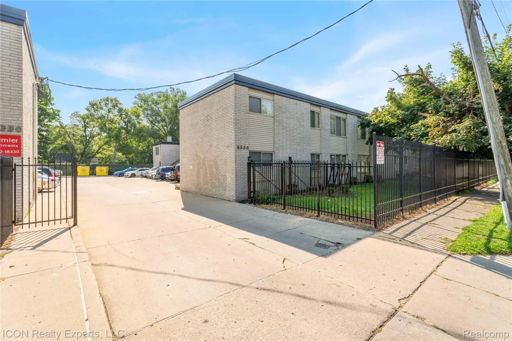 18400 Lahser Road Detroit City, MI 48219