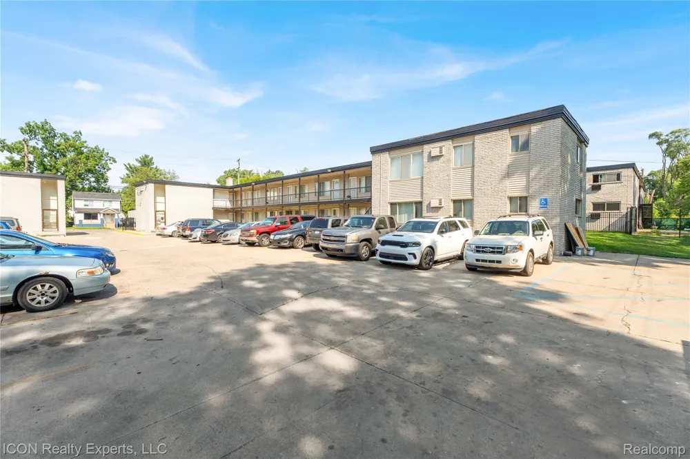 18400 Lahser Road Detroit City, MI 48219