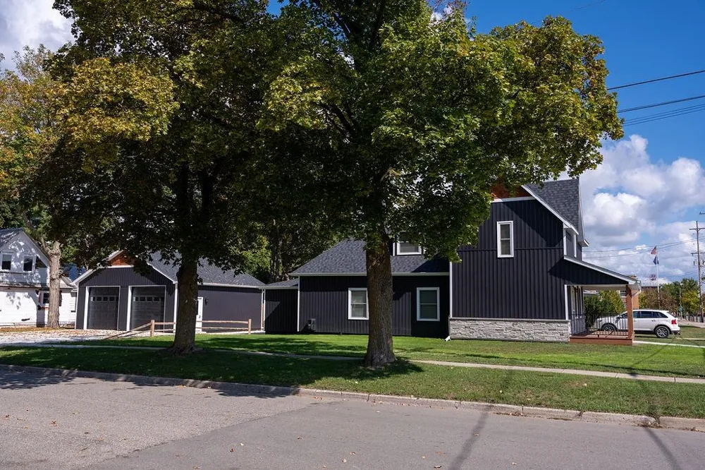 216 W Fifth Street Clare City, MI 48617
