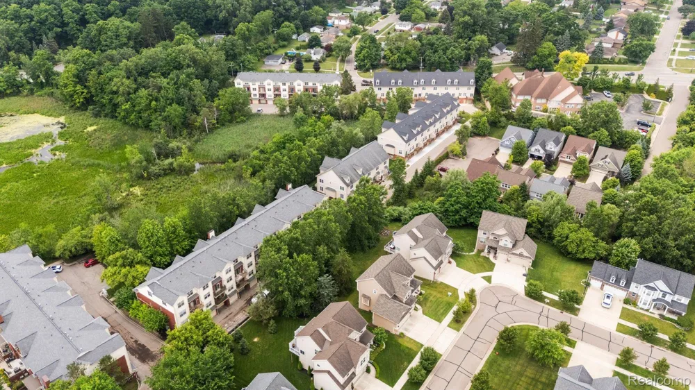 518 Village Lane Milford Village, MI 48381