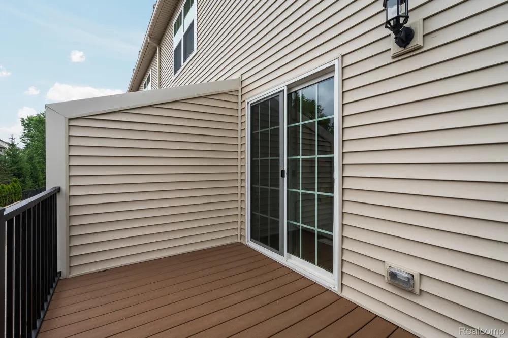518 Village Lane Milford Village, MI 48381