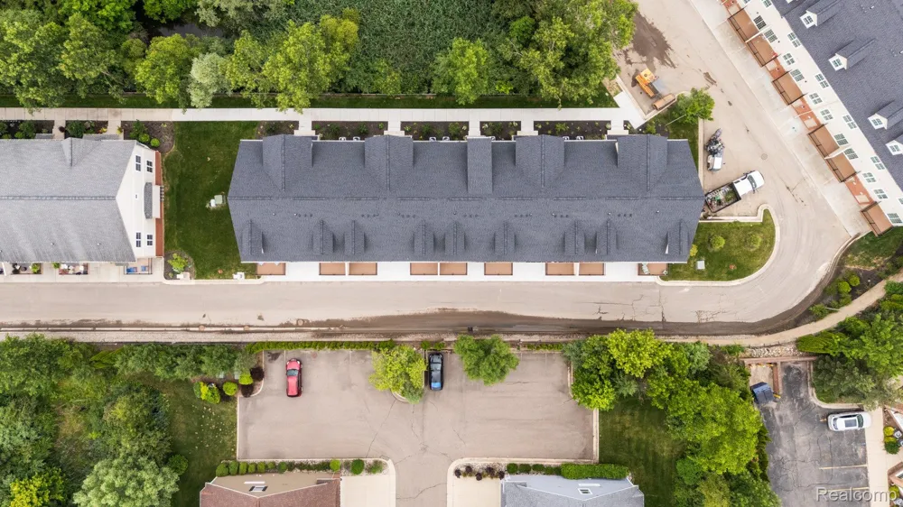 518 Village Lane Milford Village, MI 48381