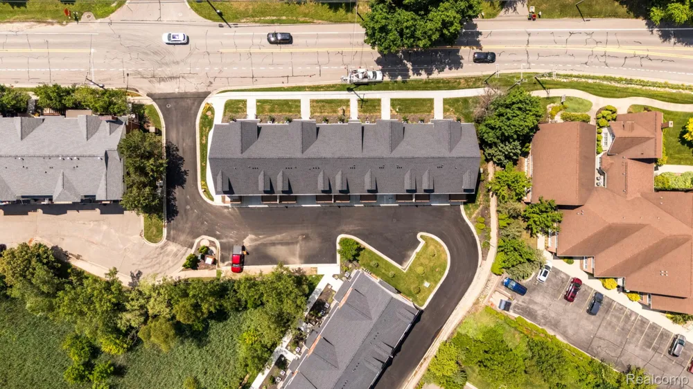518 Village Lane Milford Village, MI 48381