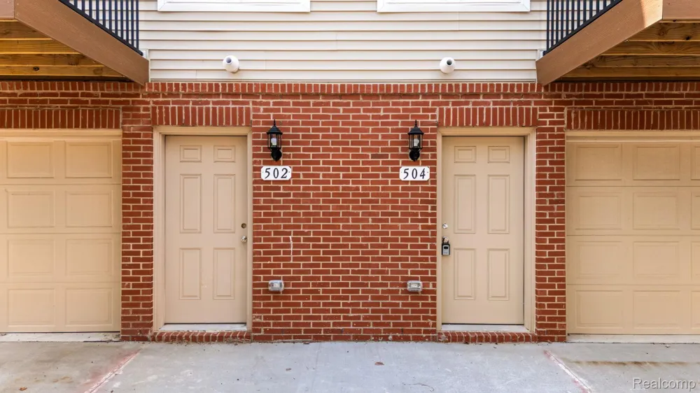518 Village Lane Milford Village, MI 48381