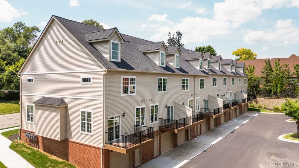518 Village Lane Milford Village, MI 48381