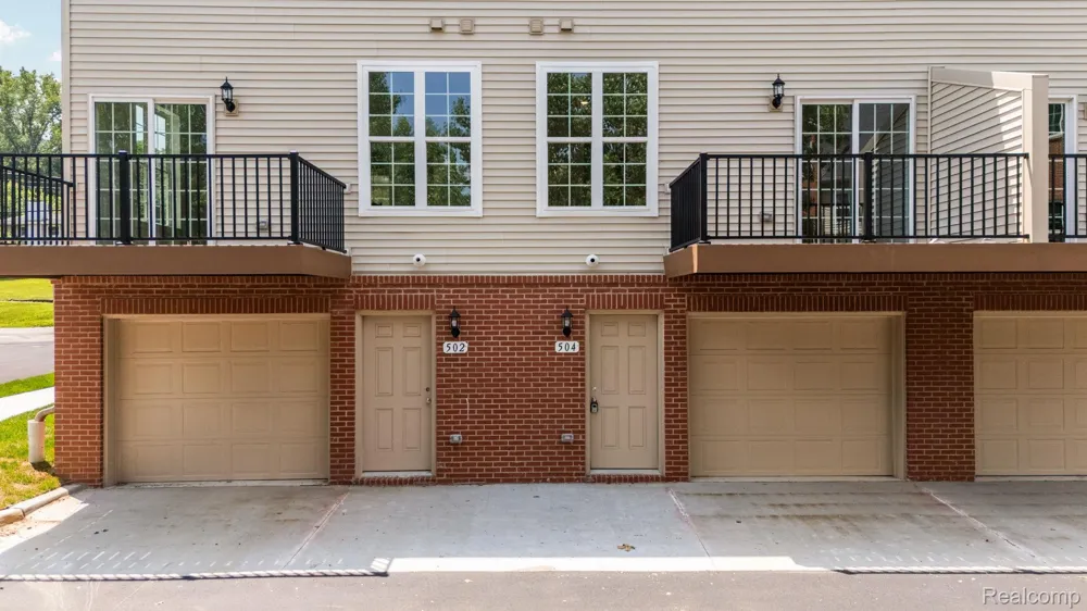 518 Village Lane Milford Village, MI 48381