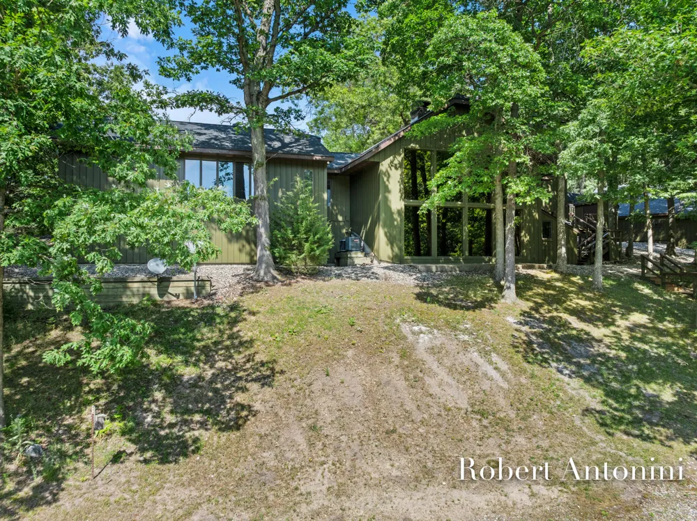 4751 S Johnson Road Montcalm Township, MI 49326